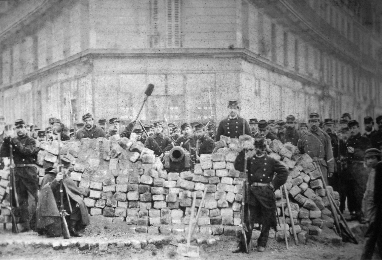 Barricade_Voltaire_Lenoir_Commune_Paris_1871