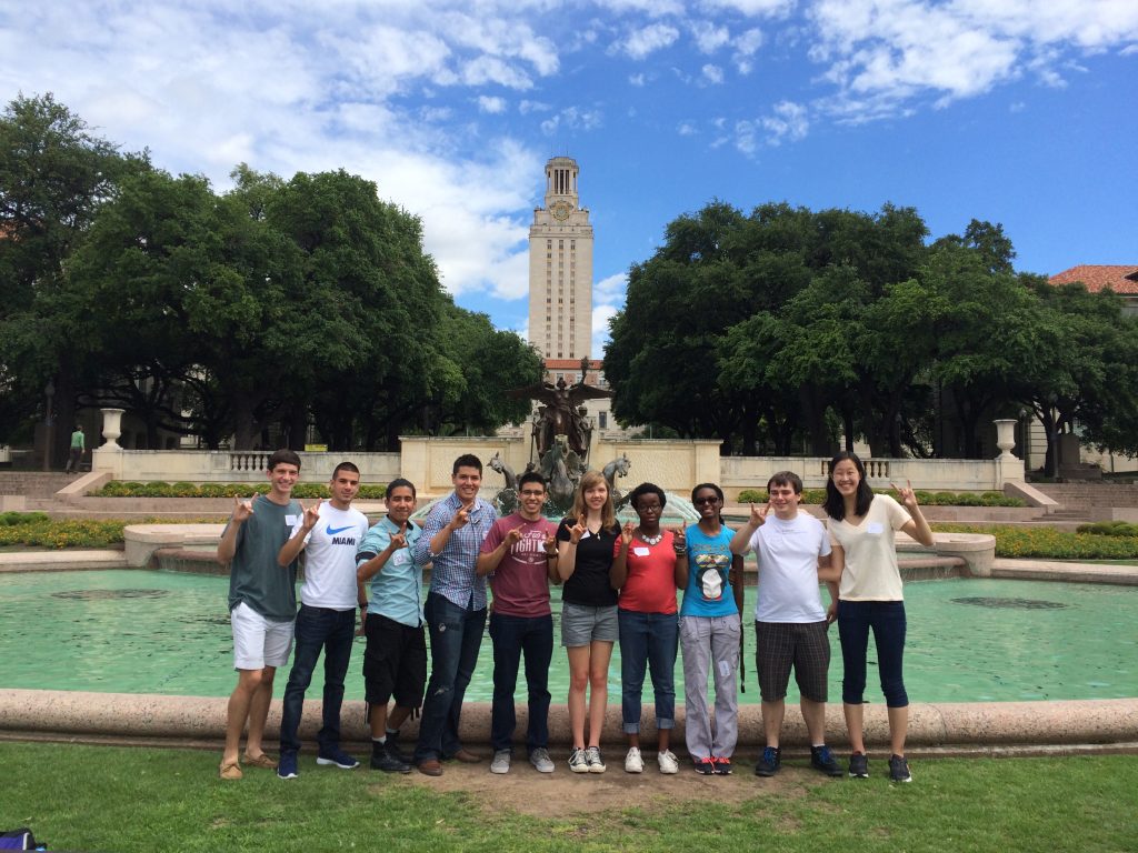 2016 Summer Scholars at Fountain (credit: Adrianne Spencer)