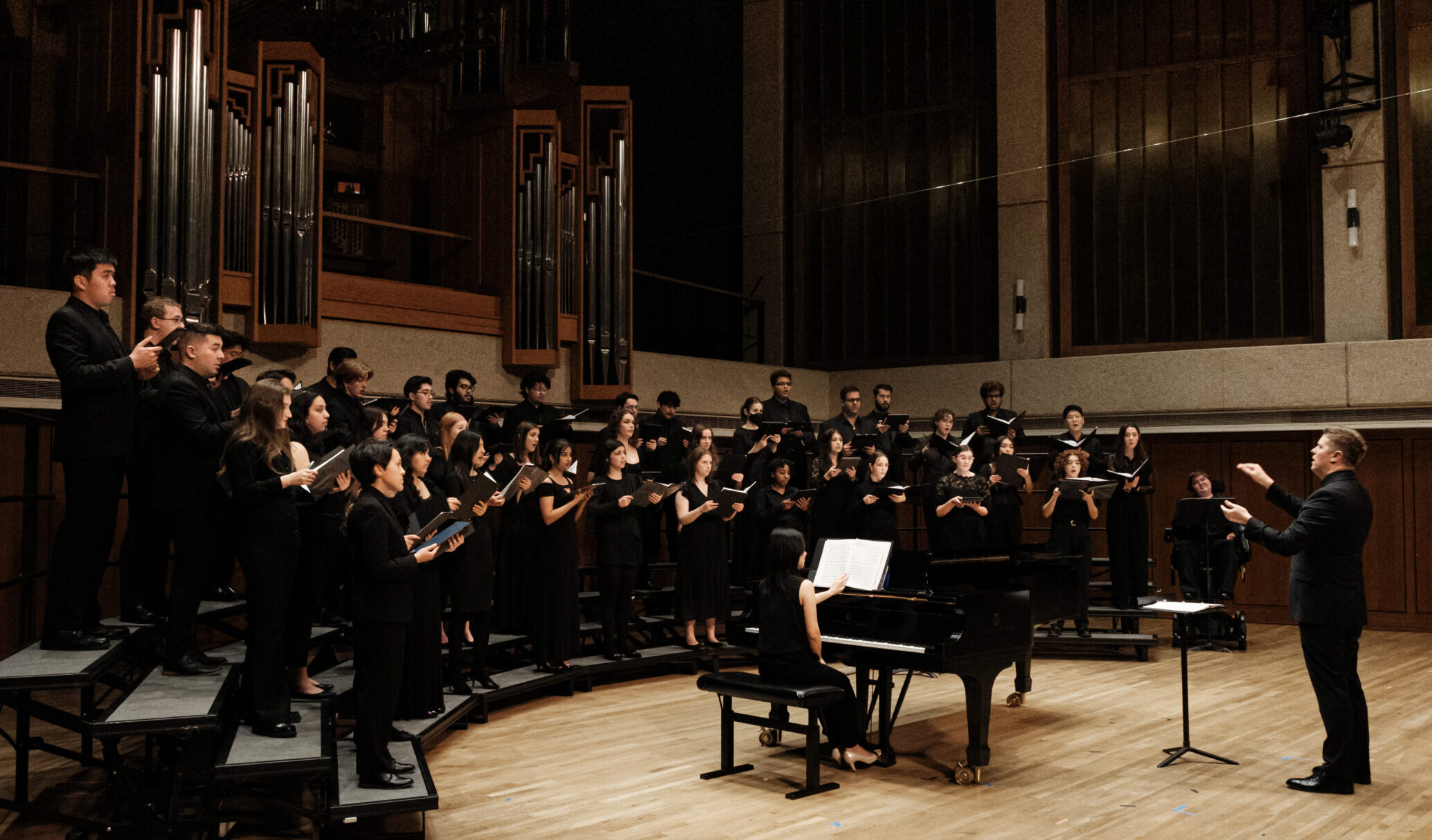 JD Burnett conducting the 2022–2023 Texas Concert Chorale. Photo by Nathan Russel