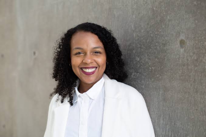 Photo portrait of María Elena Ortiz