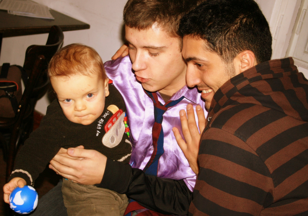 Male_Couple_With_Child-02