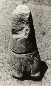 Statuette features a vulva