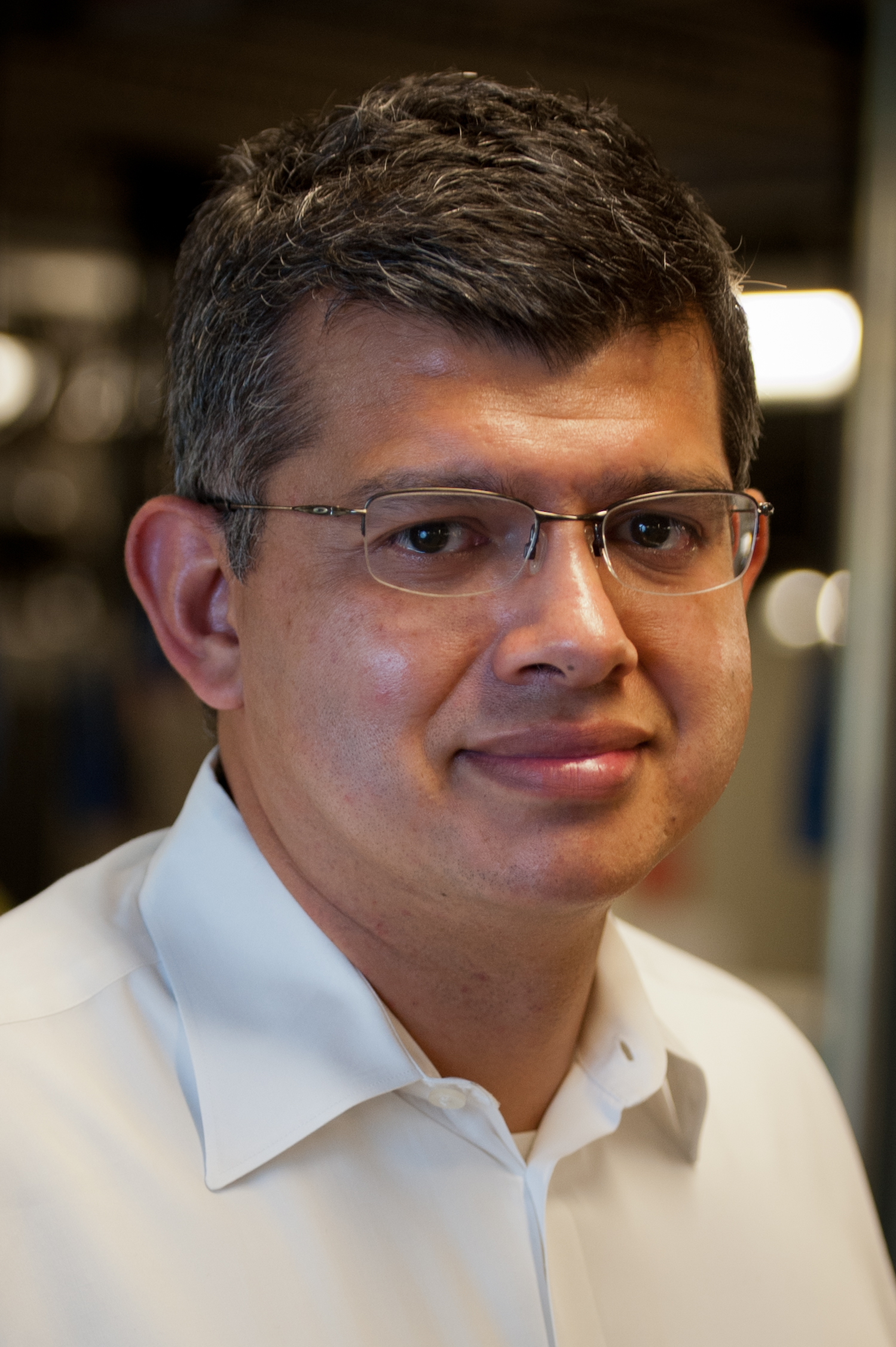 Bernardo Mendez headshot