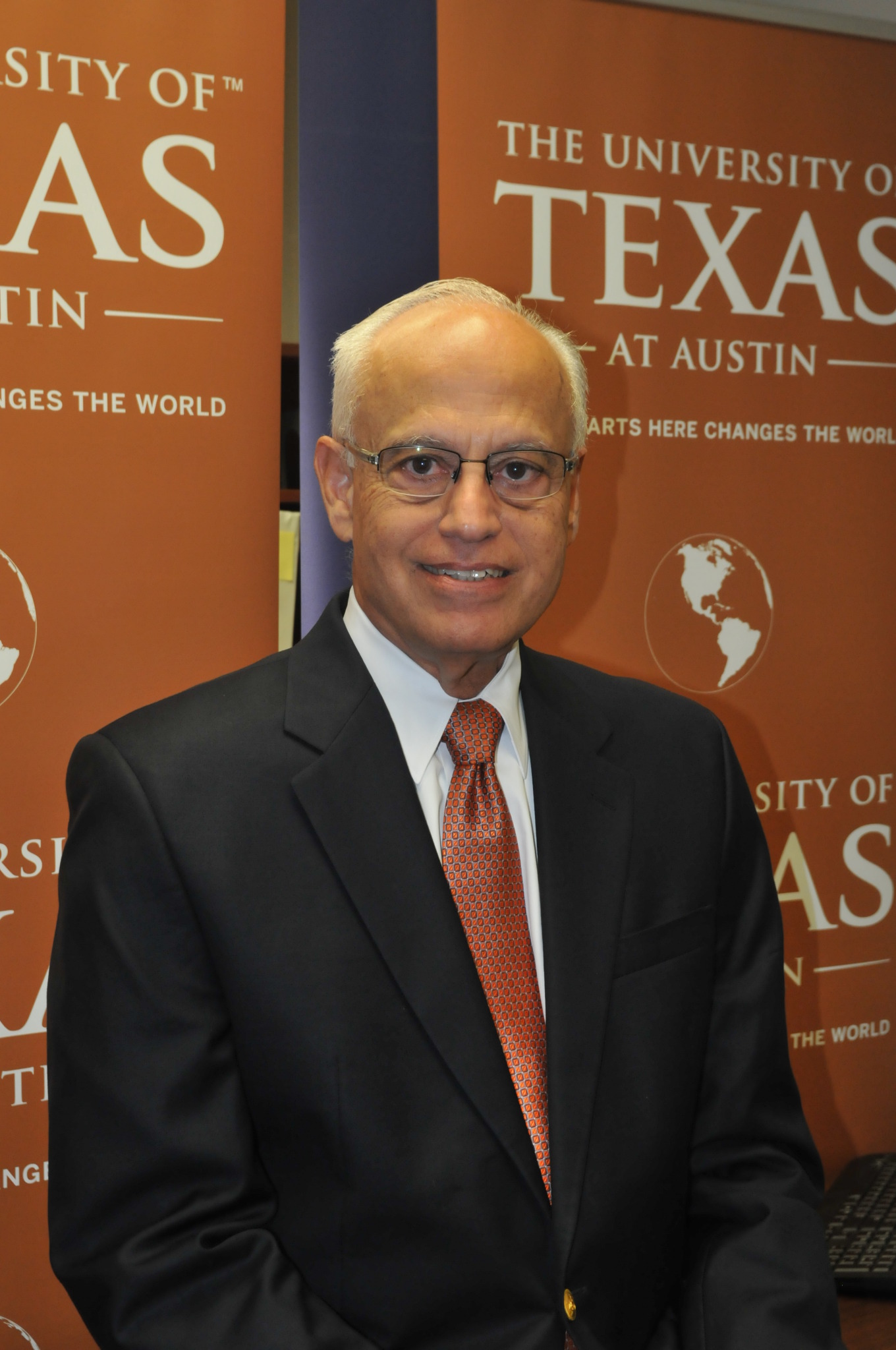 Jorge Piñon headshot