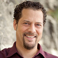 Russell Gold headshot