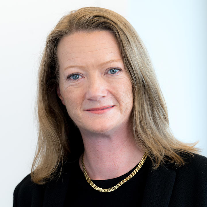 Carolyn Comer Headshot