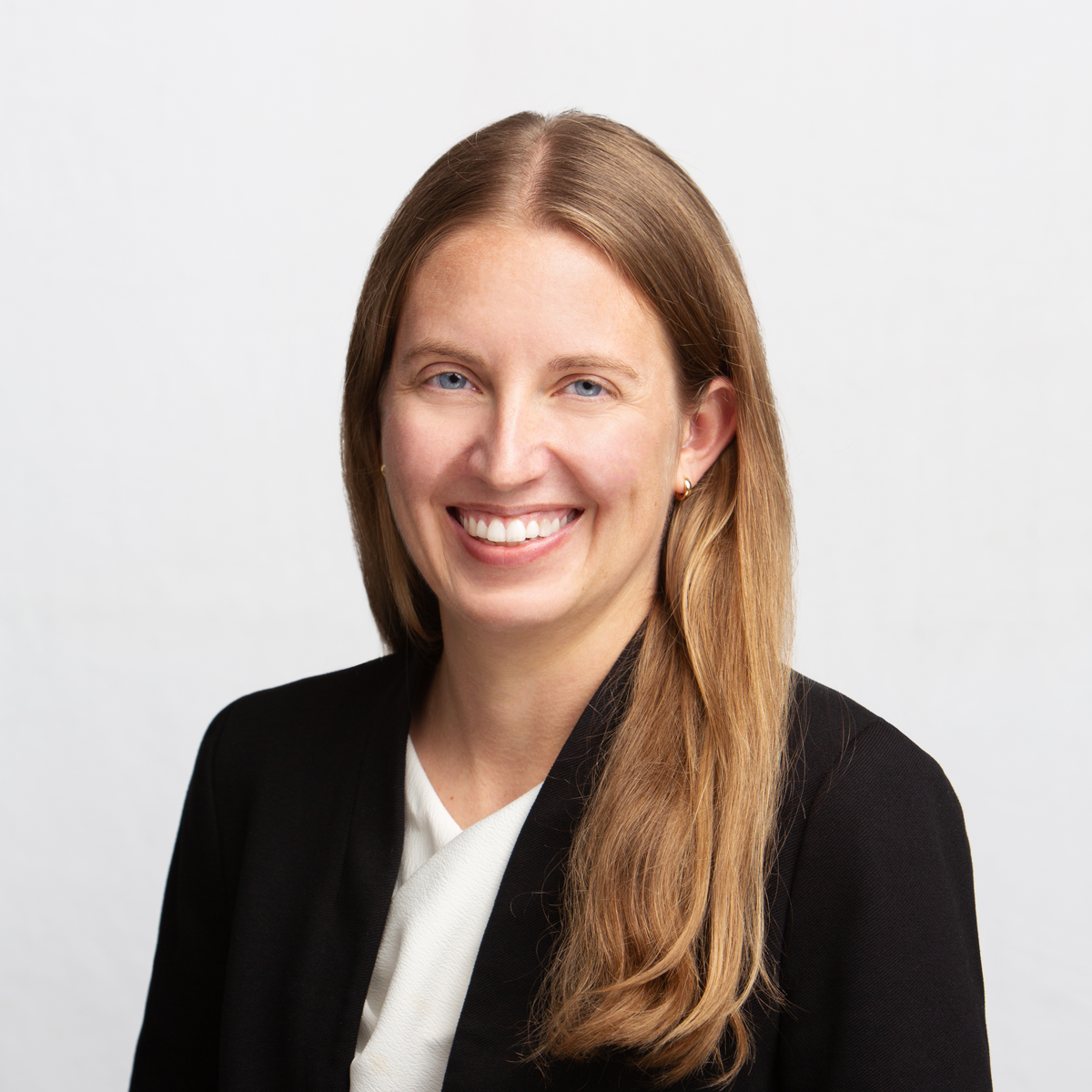 Lucy Durago headshot