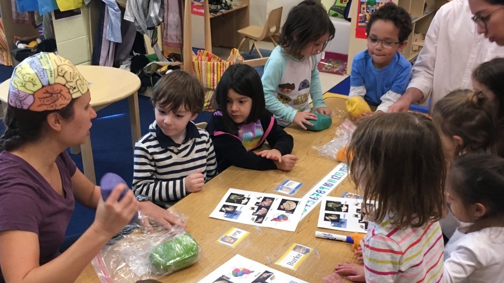 Tessa sculpting minds (and brains!) with future scientists