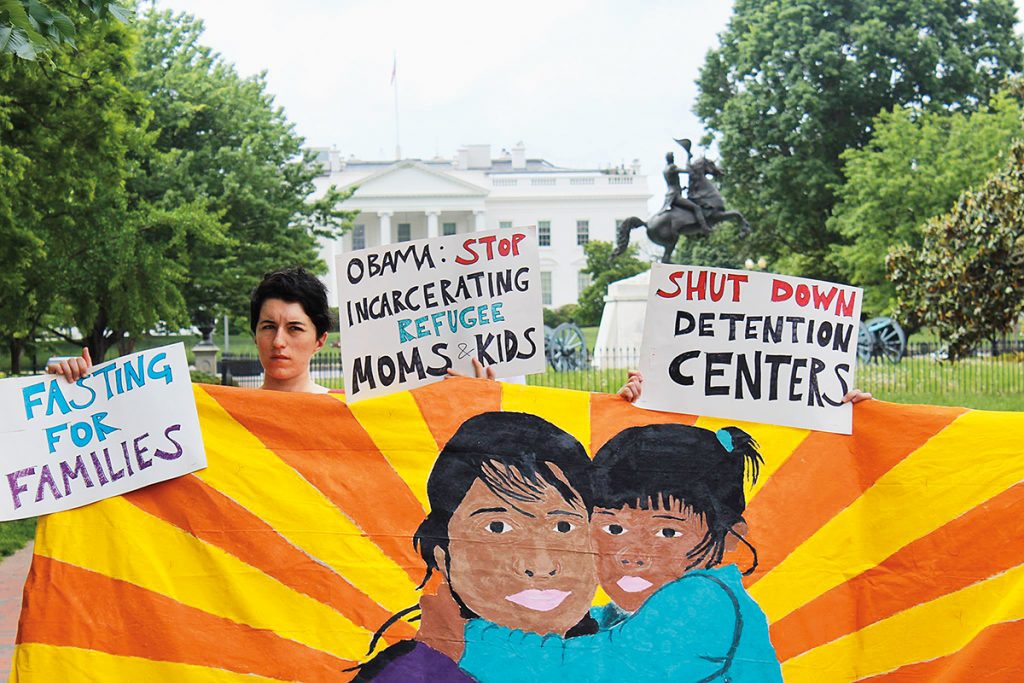 Protesters against family detention gather outside the White House in February 2015. Photo: Alfonso Gonzales.