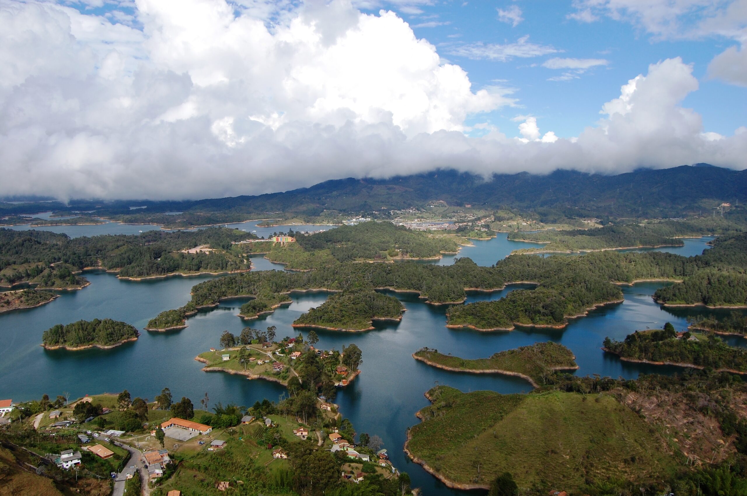 A Town amid the Waters: The Building of a Hydroelectric Dam in Eastern Antioquia, Colombia