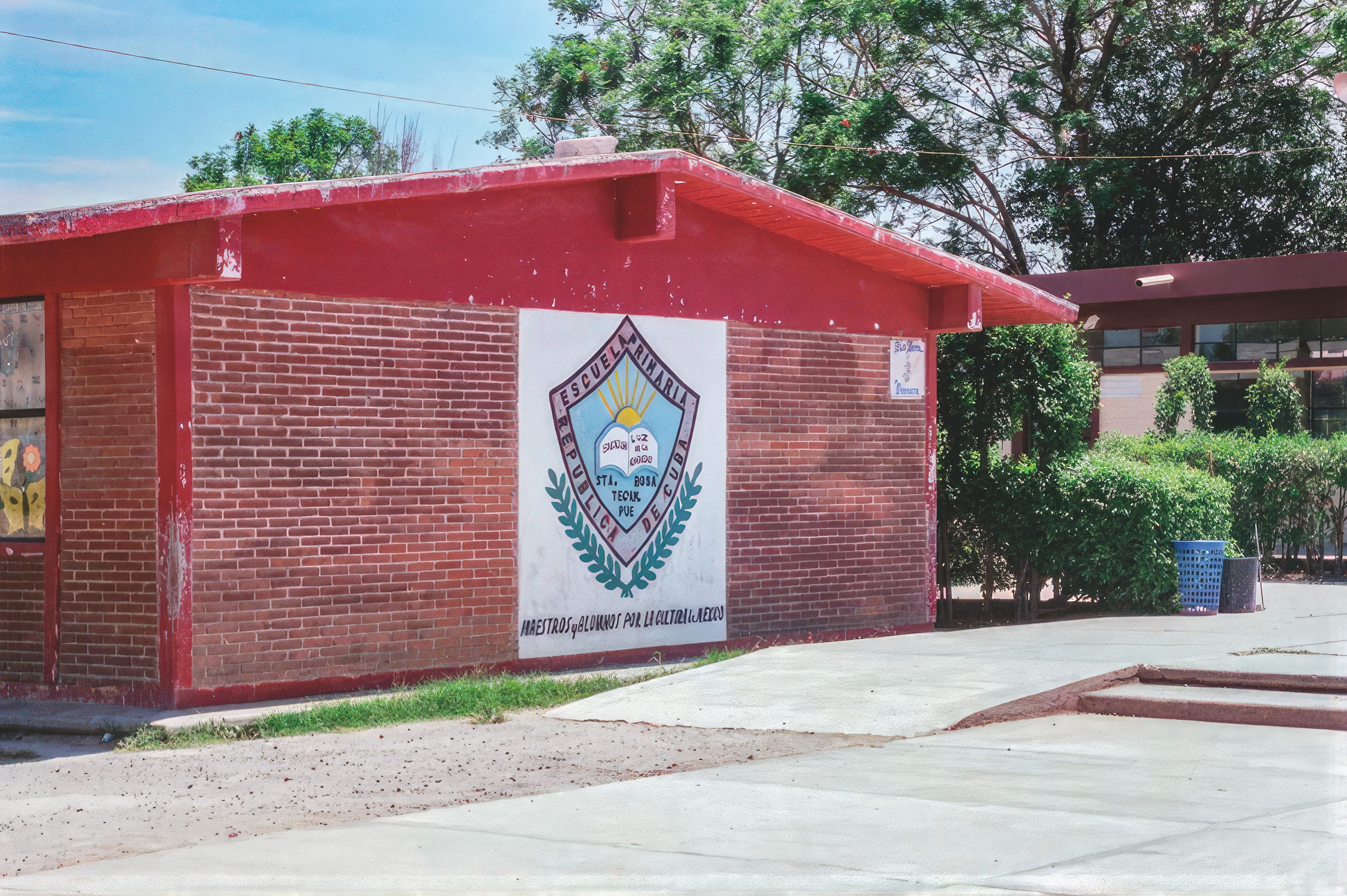 Between Words, Between Worlds: Linguistic and Contextual Disruptions in the Transition from English to Spanish Literacy among Children Moving from the U.S. to Mexico