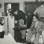 Nicholas Ray, center, with Gloria Grahame and Humphrey Bogart on the set of "In a Lonely Place" (1950).