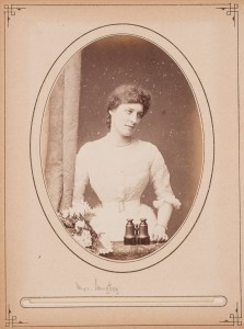 W. & D. Downey (British, active 1855–1940), [Lillie Langtry], ca. 1880. Albumen print (cabinet card), 6 ½ x 4 ¼ in. Gernsheim collection, 964:1020:0006, f TR 655.11 C526 HRC-P