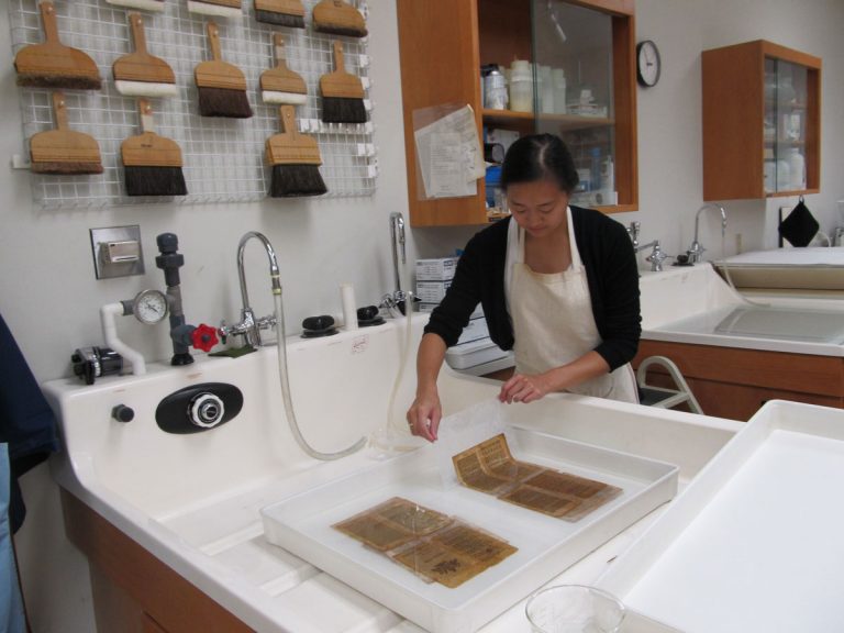 Washing of the textblock during treatment