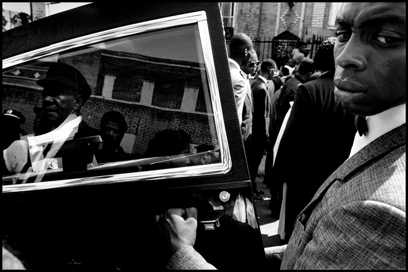 Eli Reed, Funeral of Yusef Hawkins, Brooklyn, New York City, 1989. Image courtesy of Magnum Photos, Inc. © Eli Reed/Magnum Photos