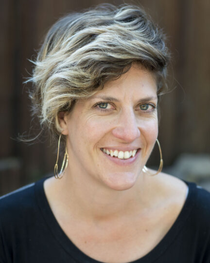 Andrea Hart headshot