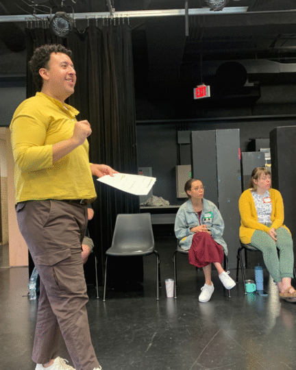 Mateo Hernandez teaching at the Institute